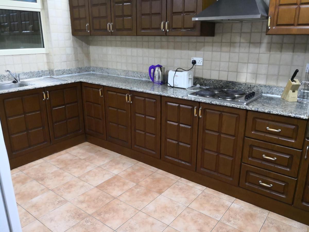 Ferienwohnung Zubara Plaza II Manama Exterior foto